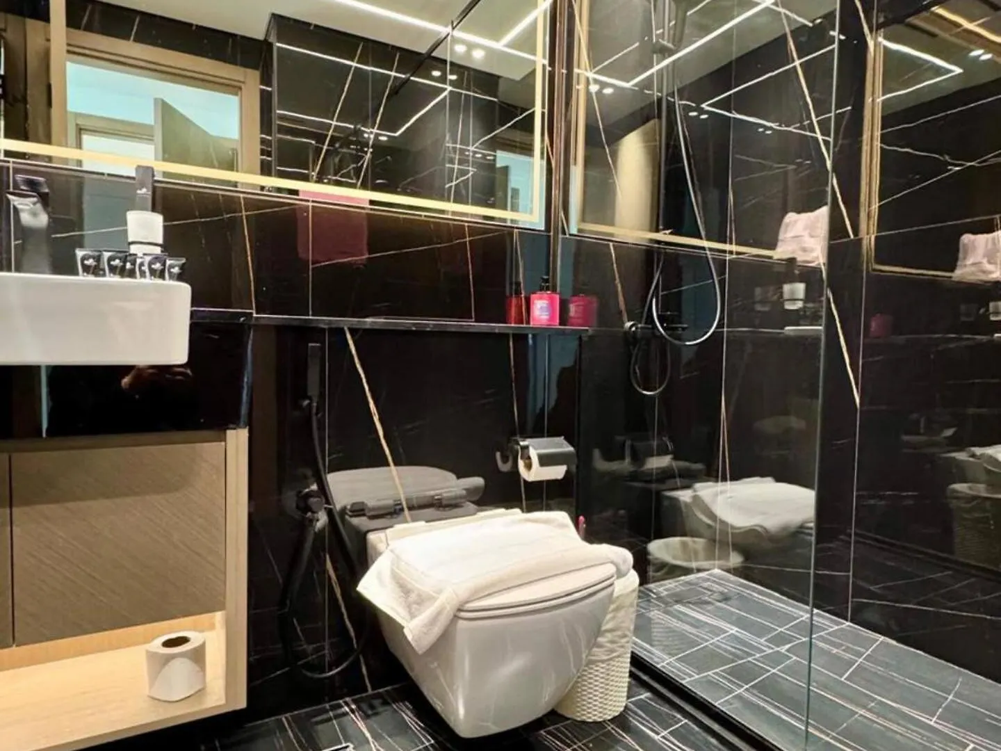 Spacious Brand New One Bedroom Apartment In Jvc Dubai
